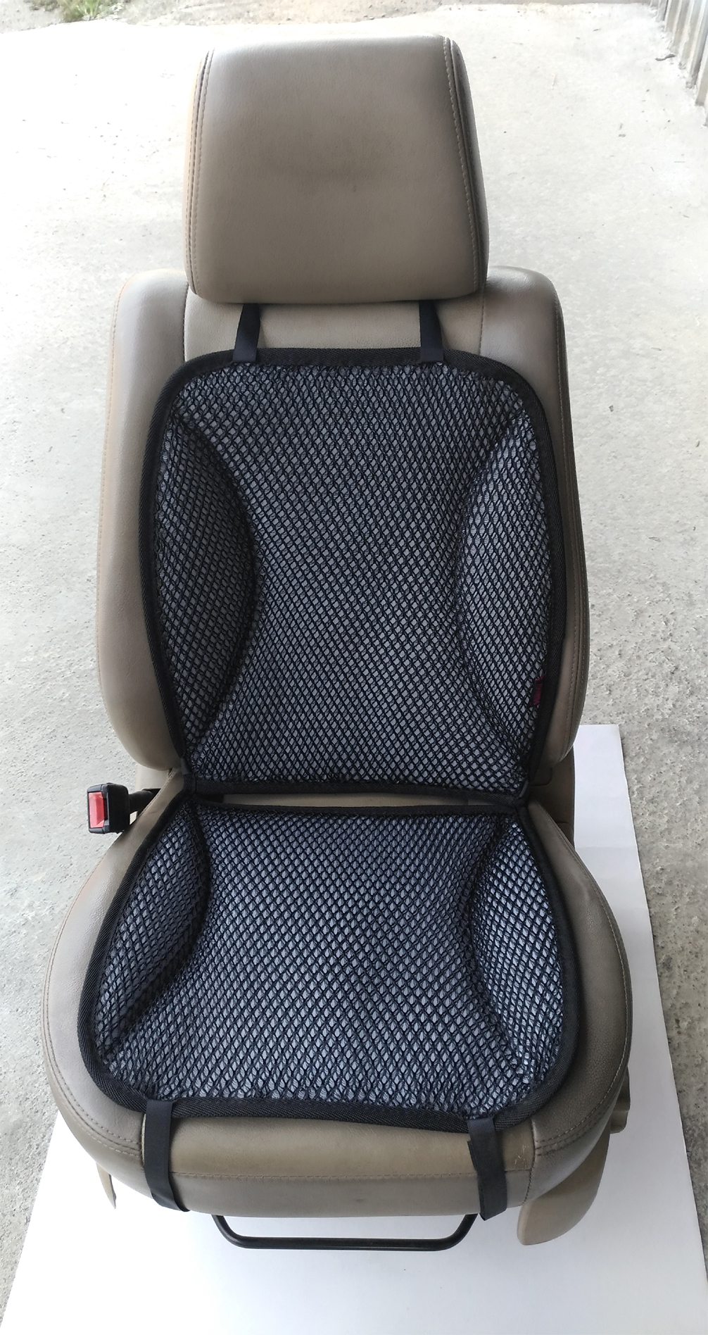 Winter warm and cool car seat cushions.High elastic 3D three-dimensional mesh. Can produce gaps. Mak